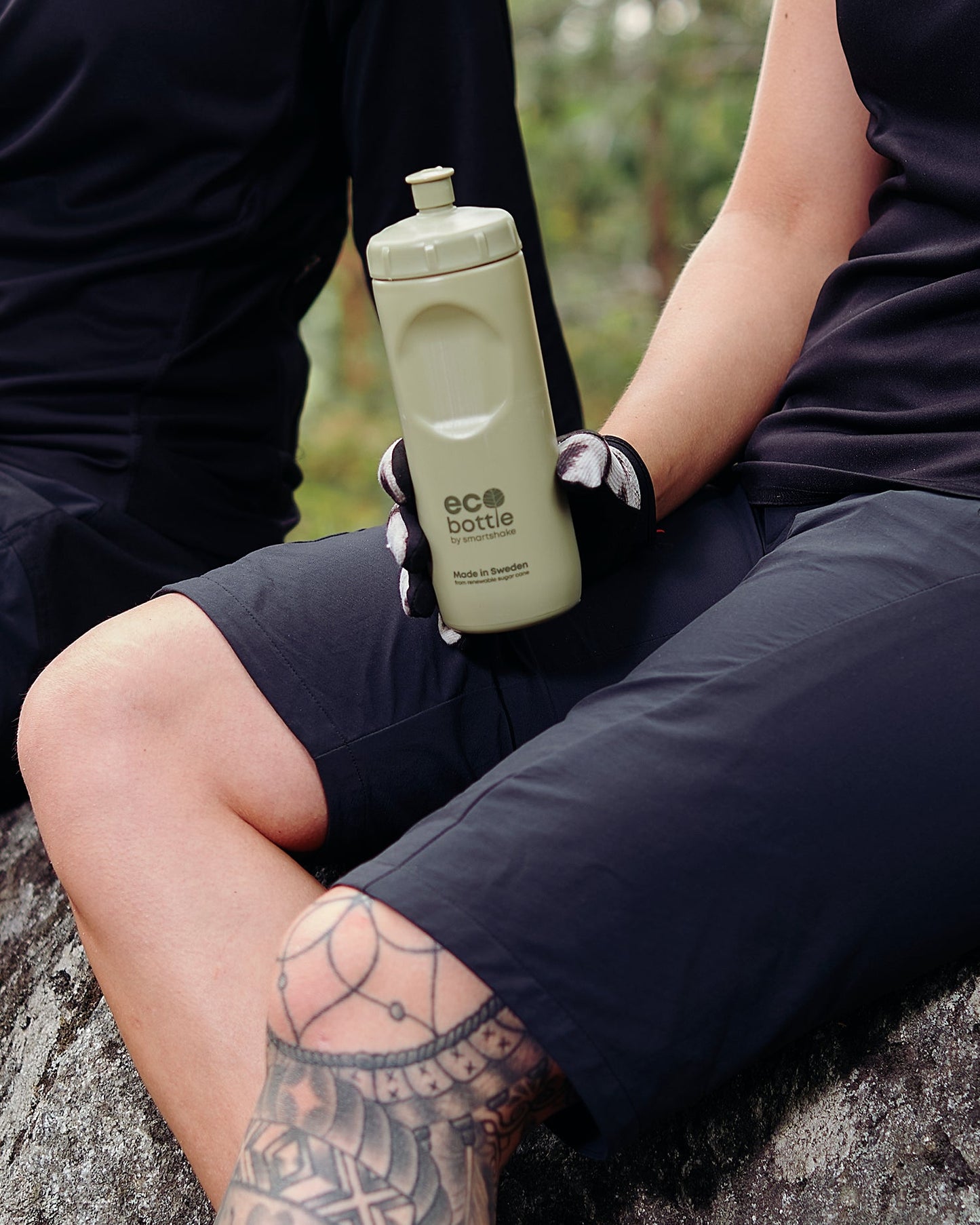 ecobottle-500-squeeze-dusky-green-w6 samrtshake_ecobottle_500_squeeze_lifestyle_dusky_green.jpg