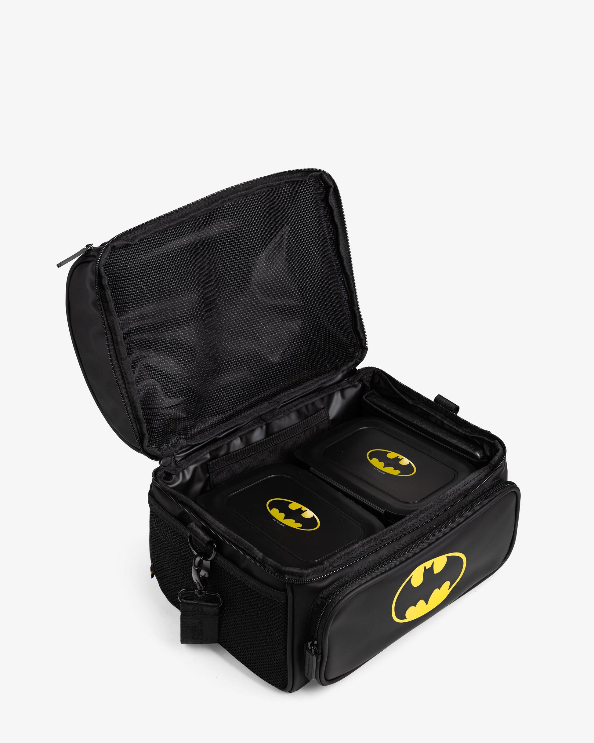 meal-prep-bag-batman-with-4-food-containers-and-2-ice-packs-p0 Smartshake_Meal_Prep_Bag_Batman_open.jpg