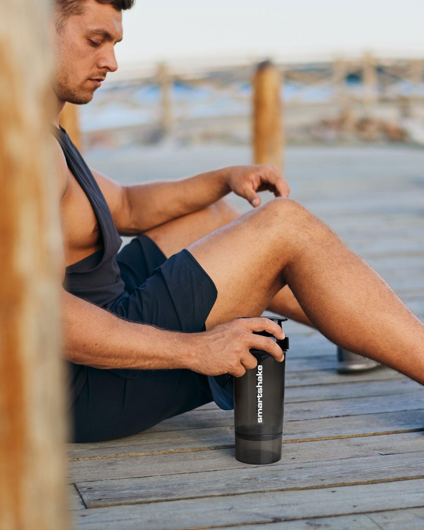 original2go-one-gunsmoke-black-o4 Smartshake_Original2Go-ONE-Gunsmoke-Black_lifestyle2.jpg